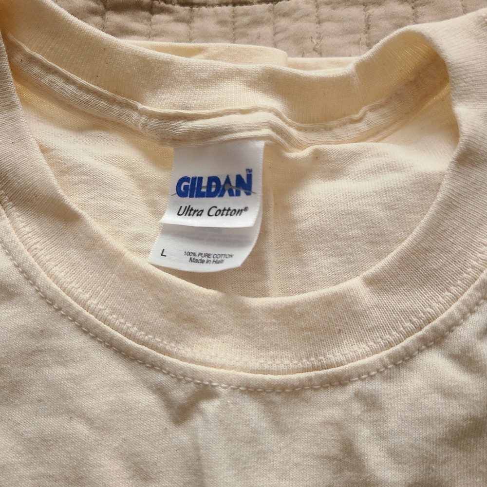 T-Shirt - Picture 3 of 3